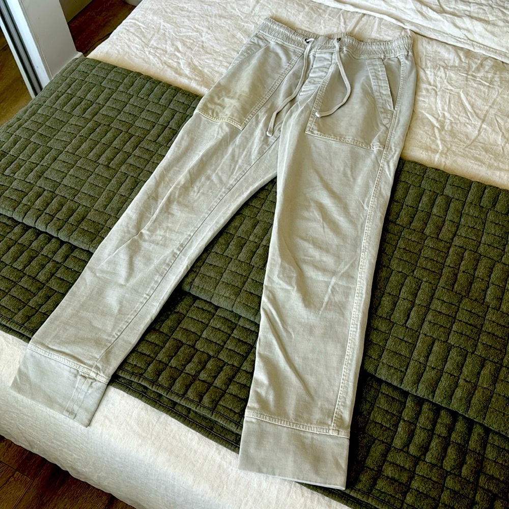 James Perse Men’s Linen color Pants, size 0